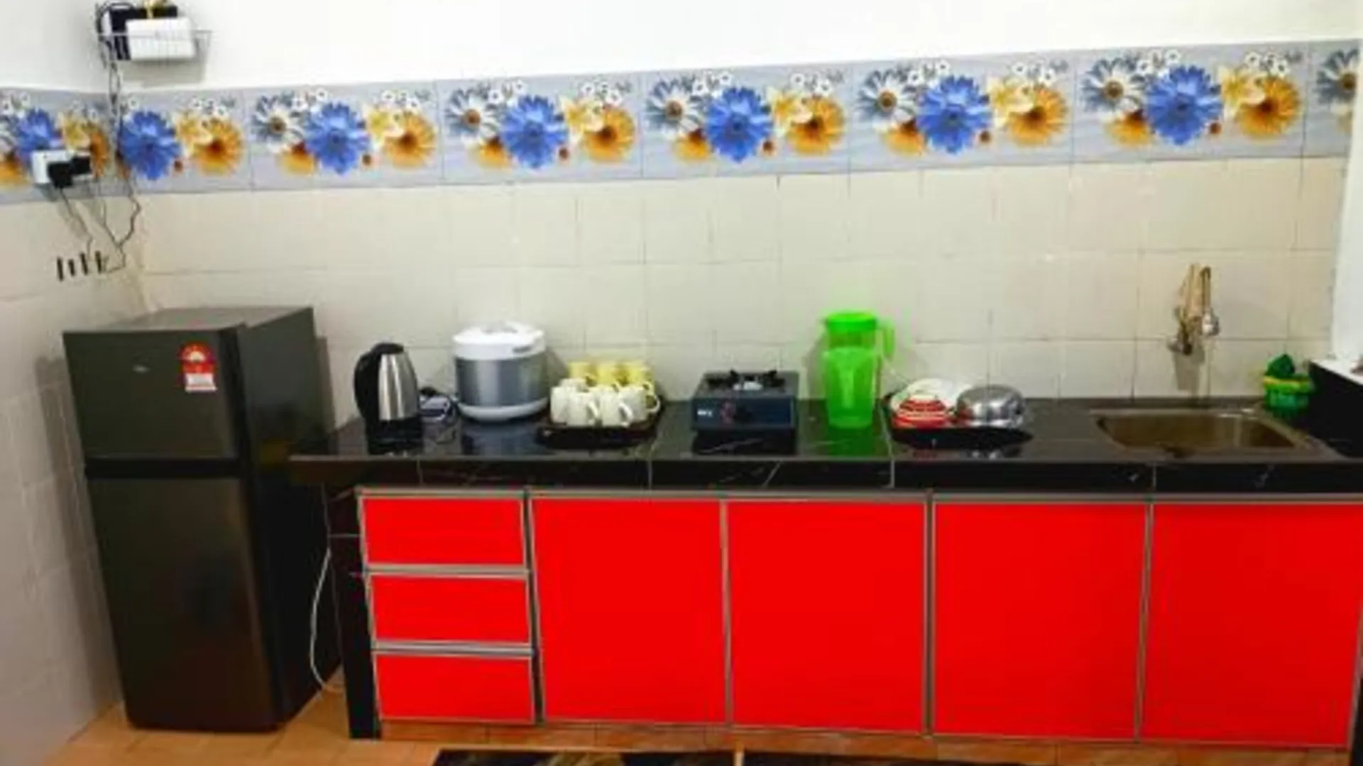 말라카 자신의 프라이빗 하우스 (130m², 침실 3개, 프라이빗 욕실 2개) 3성급 게스트하우스 레스토랑