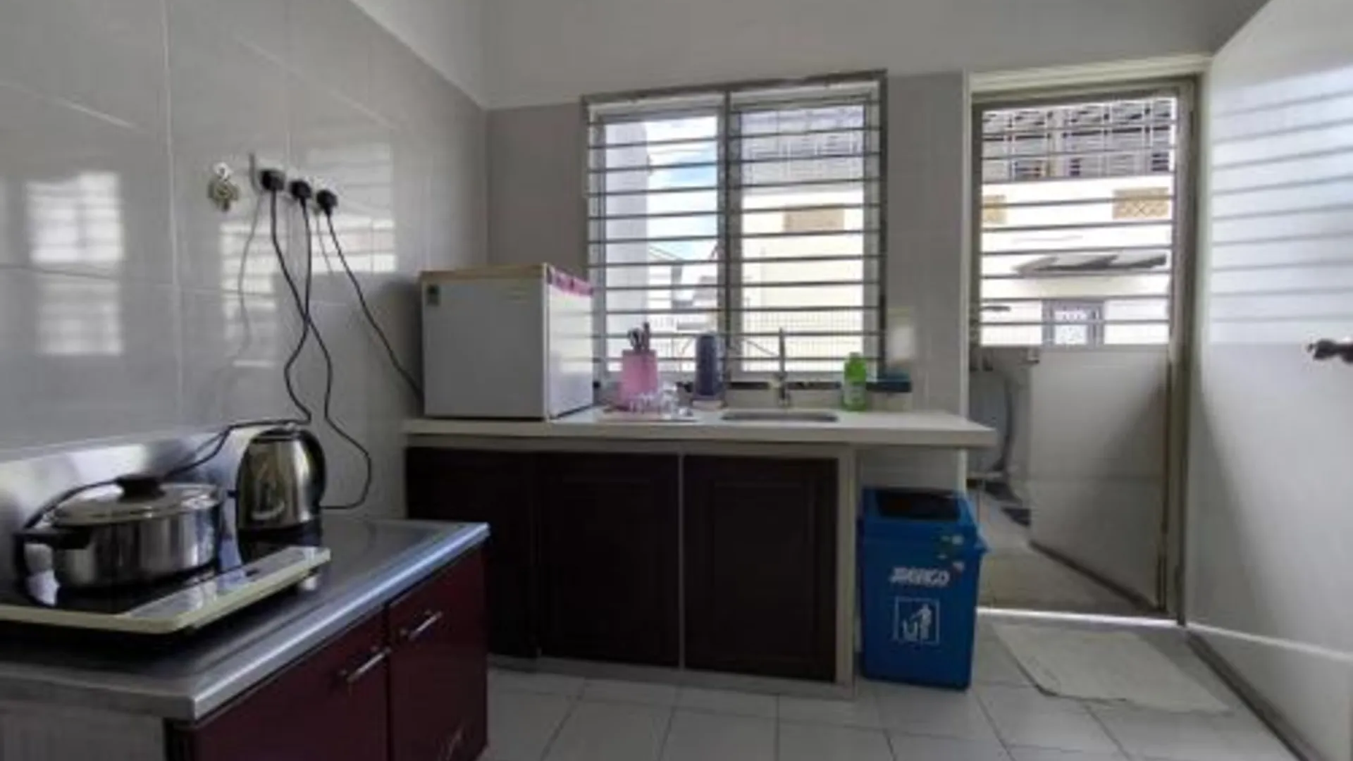 바투 파핫 바투 파핫의 프라이빗 하우스 (m², 침실 4개, 프라이빗 욕실 3개) 4성급 게스트하우스 외관