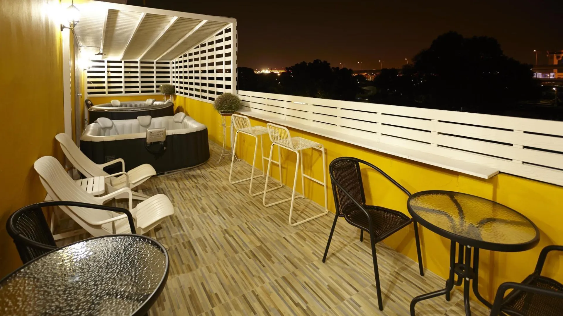 방콕 테이크 어 레스트 돈무앙 레지던스 2성급 호텔 외관