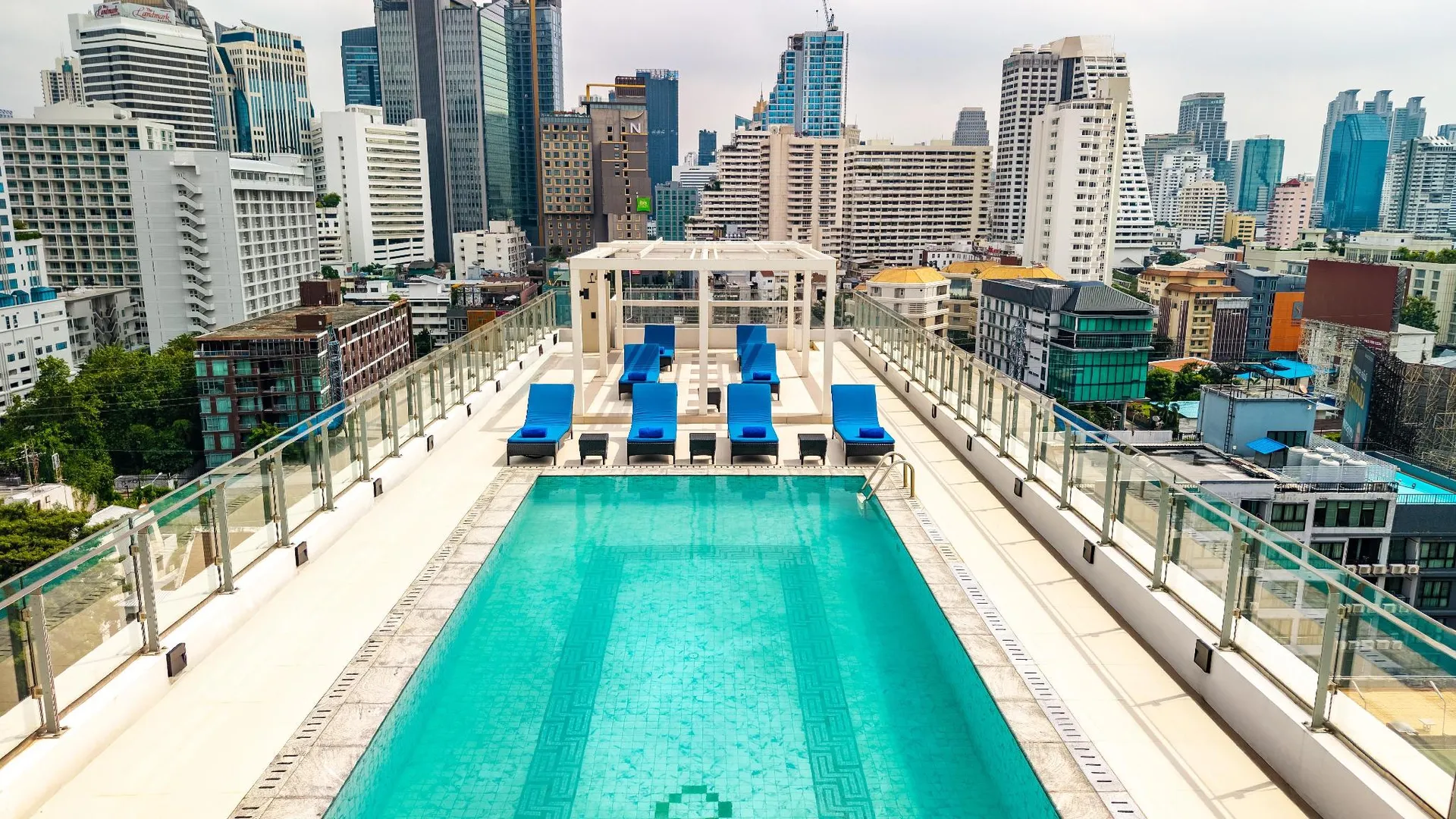 방콕 래디슨 호텔 샤토 드 방콕 4성급 호텔 로비