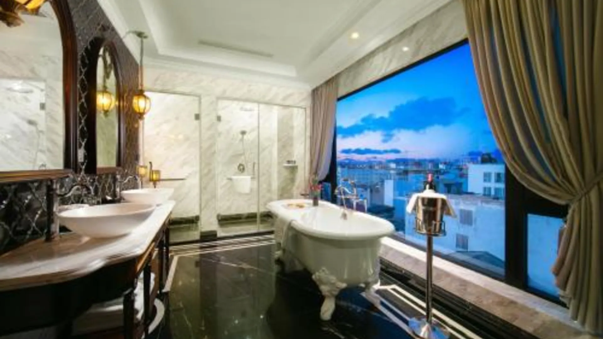 하노이 르 샹브르 호텔 앤 스파 5성급 호텔 스위트룸