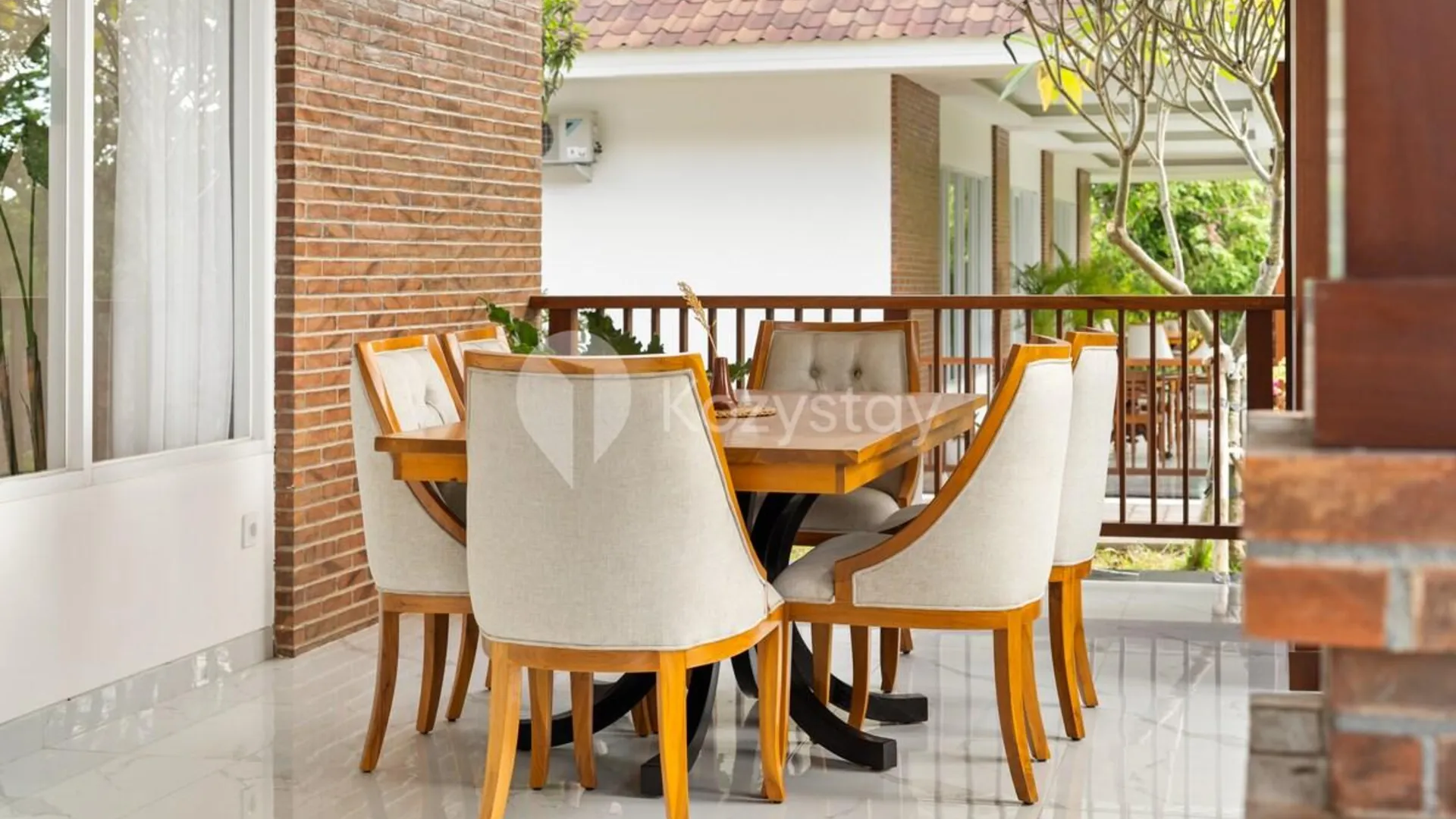 발리 짱구의 빌라 (185m², 침실 2개, 프라이빗 욕실 2개) 4성급 싱글룸 레스토랑