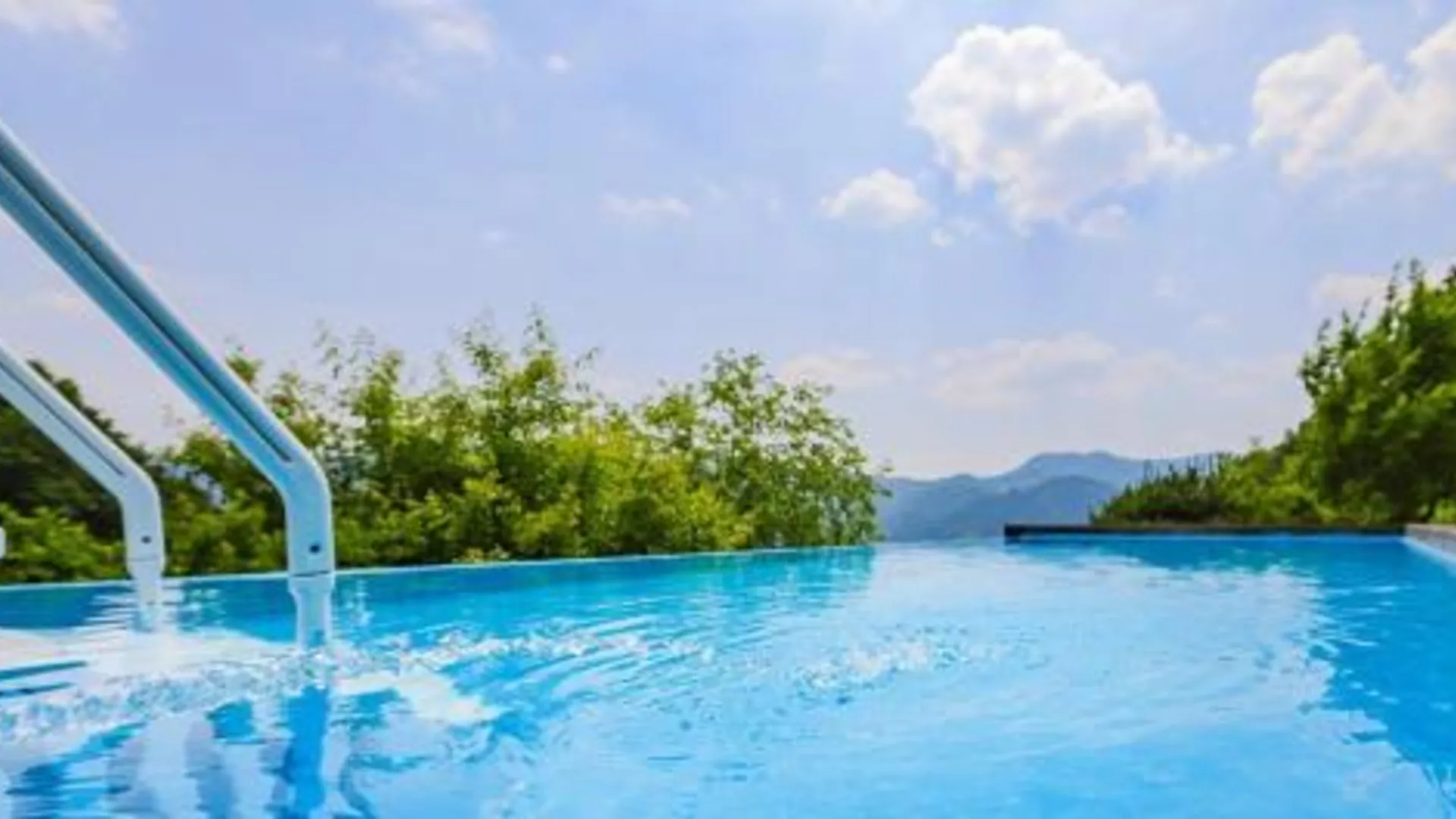 충주 페나테스 풀빌라 A동 3성급 게스트하우스 전망