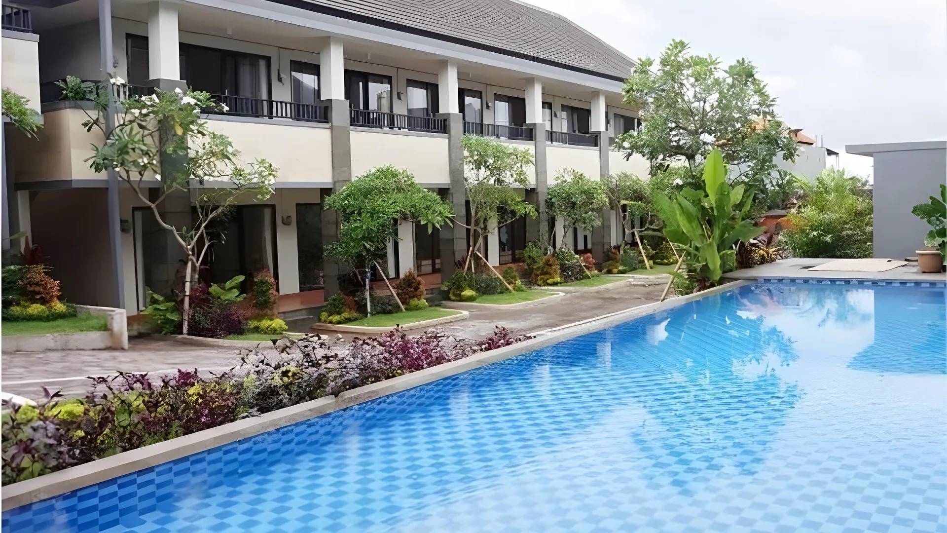 발리 트로피코 짐바란 발리 2성급 호텔 스위트룸