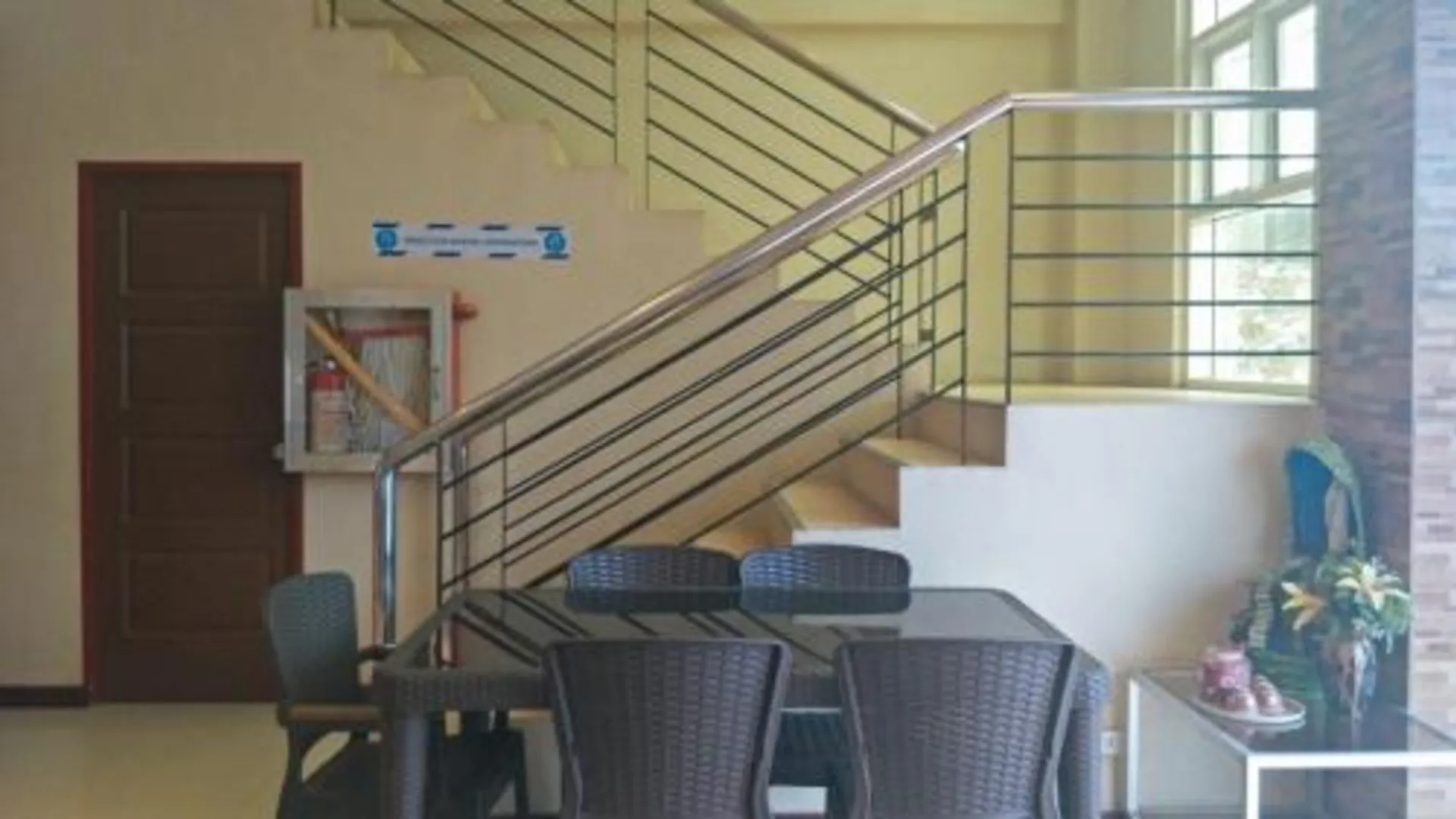 세부 레드도어즈 니어 탈리사이 디스트릭트 하스피털 1성급 호텔 객실