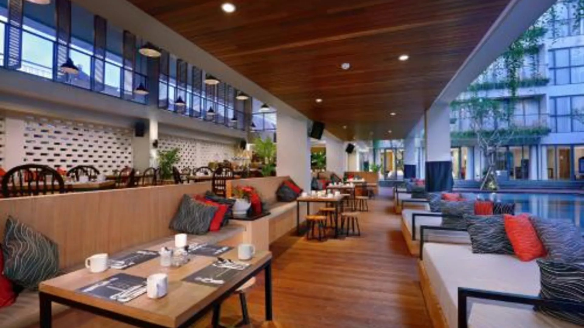 발리 호텔 네오+ 쿠타 르기안 바이 애스턴 3성급 호텔 외관