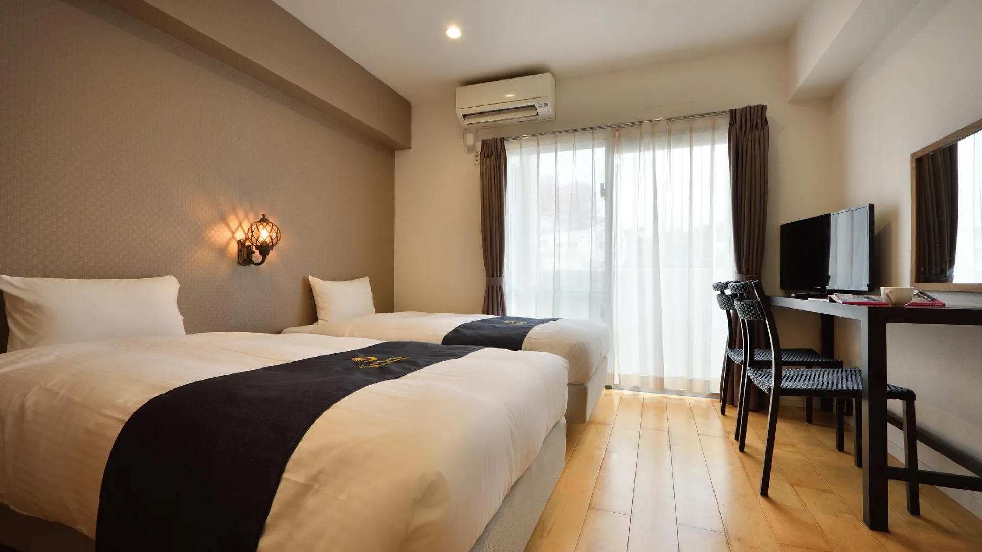 오키나와 본섬 토키노야도 나하 바이 선레스트 리조트 4성급 게스트하우스 스위트룸