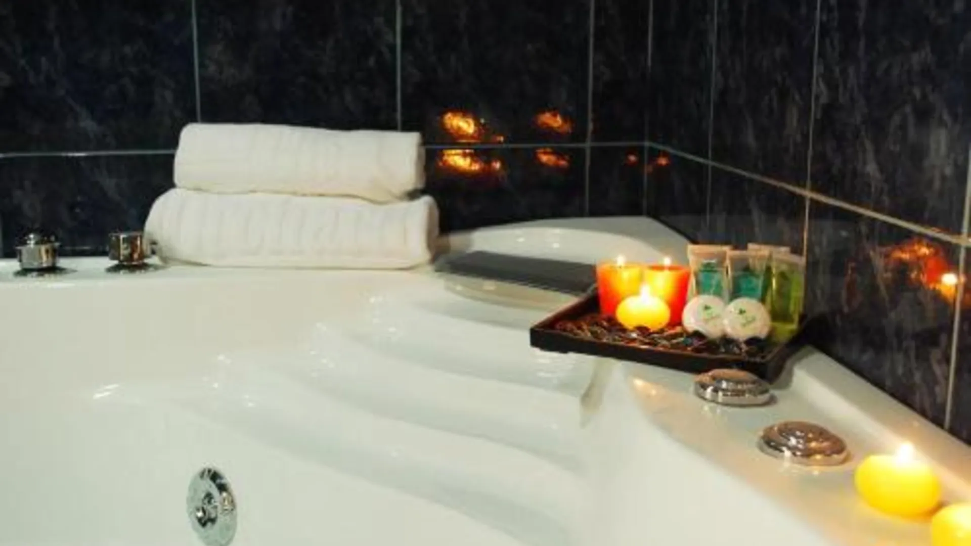 세부 디 오차드 세부 호텔 앤 스위트 파워드 바이 코코텔 3성급 호텔 수영장