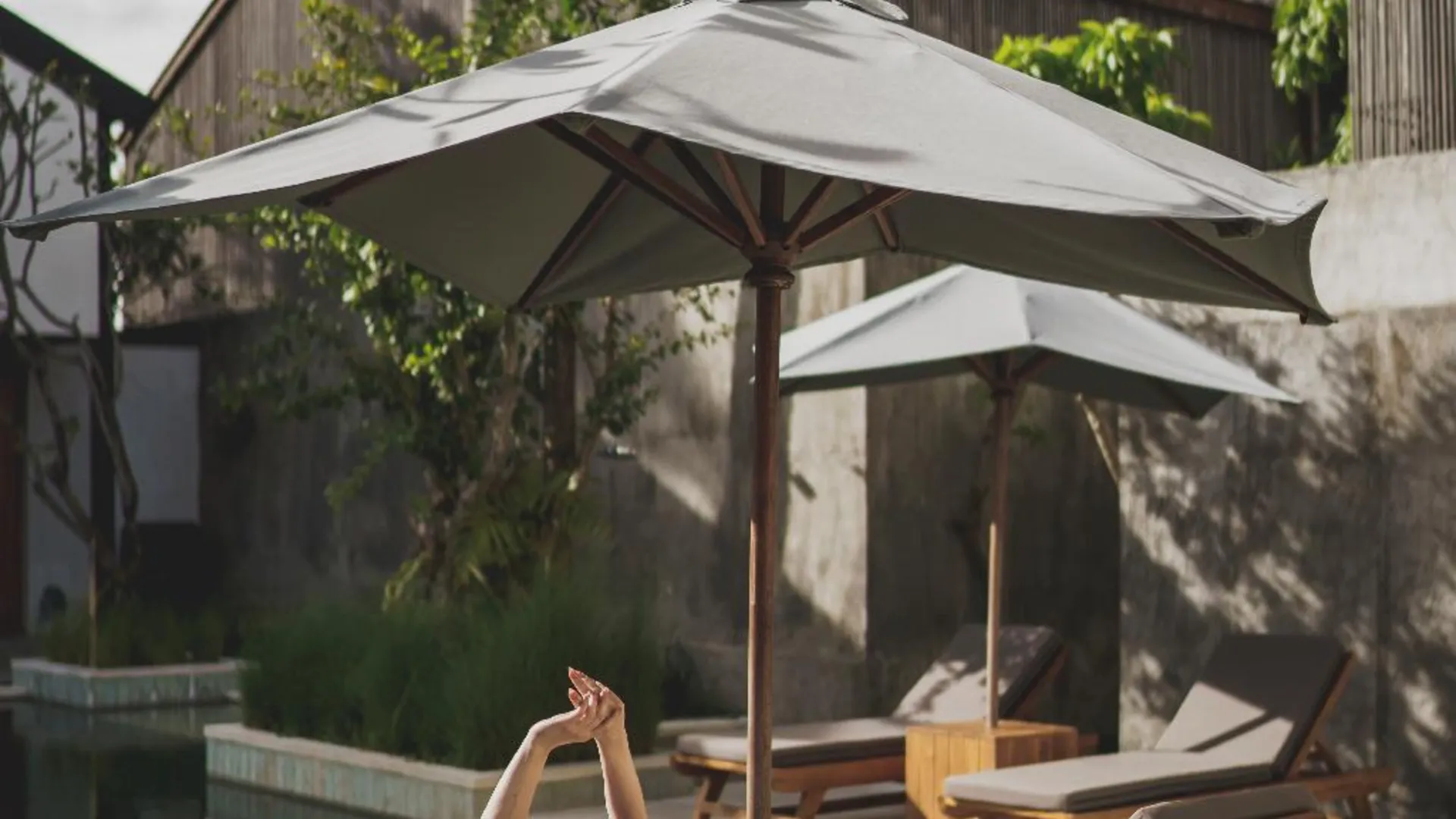 발리 더 사렌 4성급 호텔 수영장