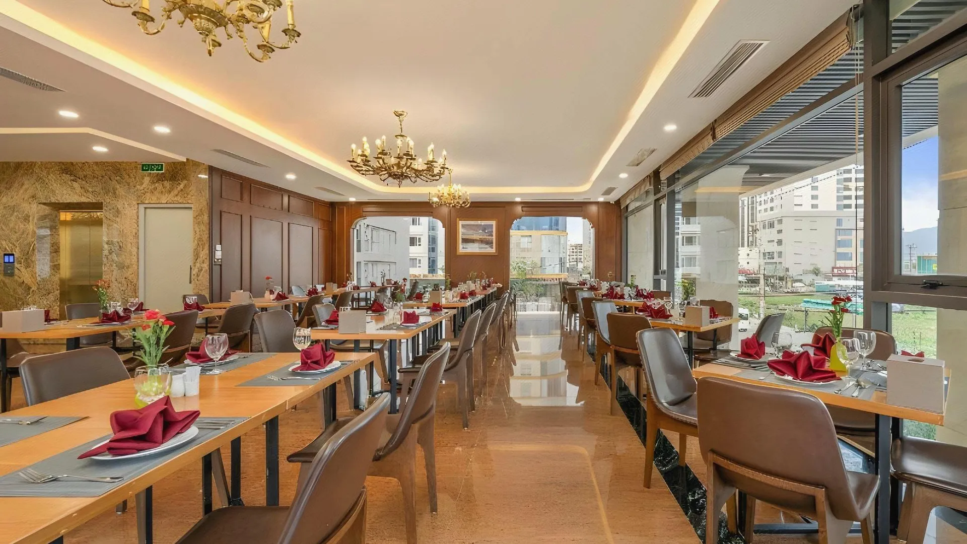 다낭 골든 로터스 호텔 다낭 - 루프탑 바 오션뷰 4성급 호텔 레스토랑