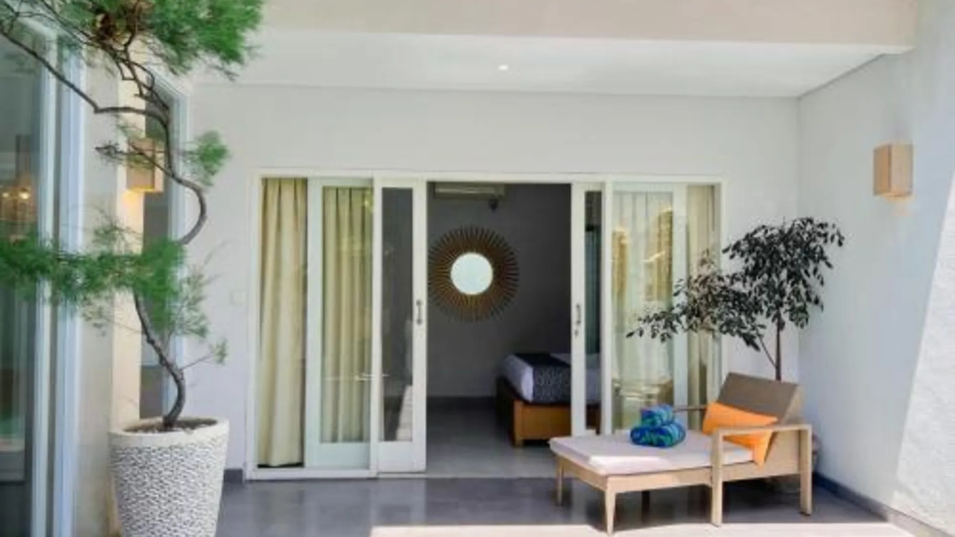 발리 애플 빌라 앤 스튜디오 스미냑 4성급 호텔 레스토랑