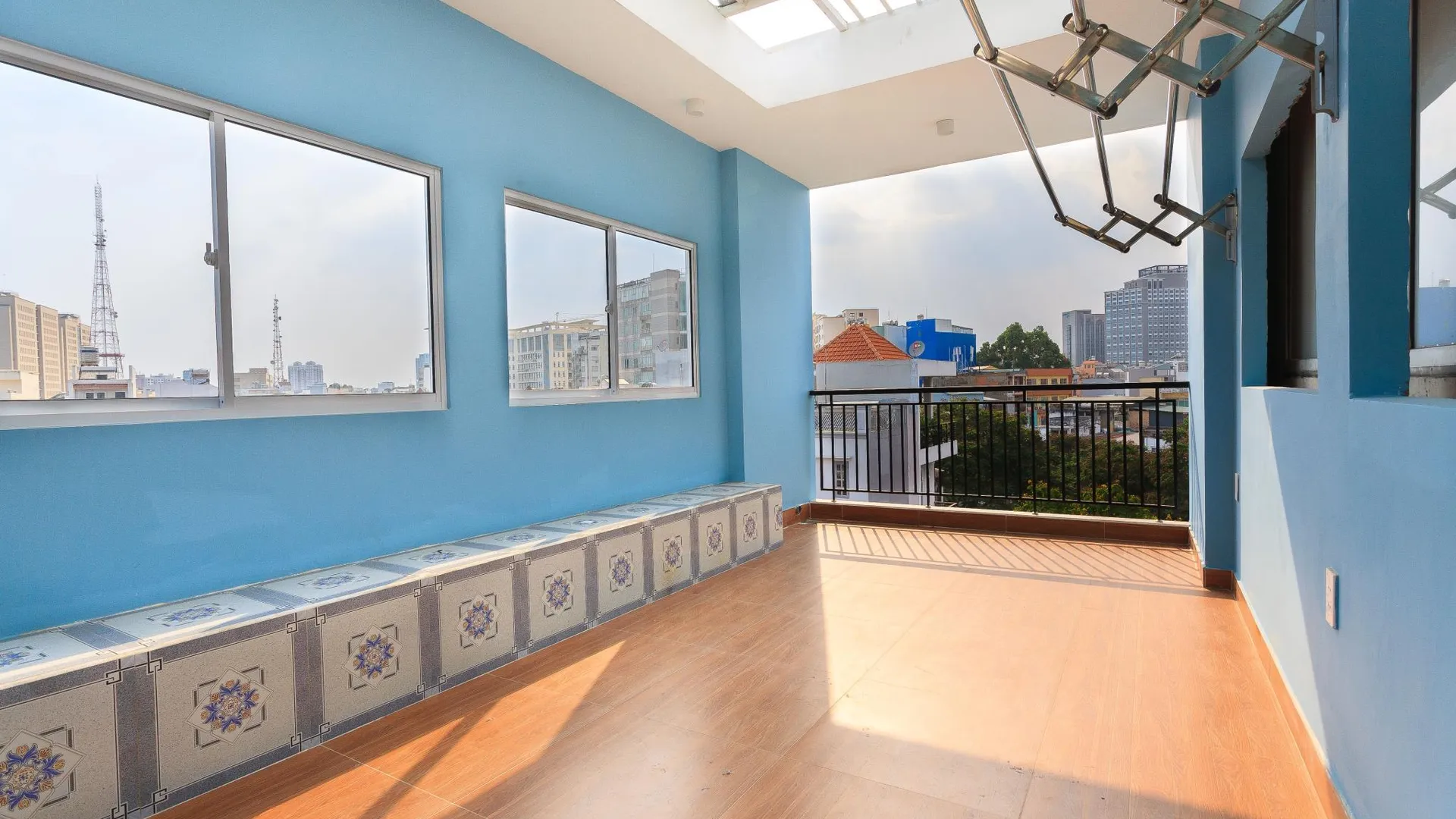 호치민 1군의 프라이빗 하우스 (14m², 침실 1개, 프라이빗 욕실 1개) 4성급 게스트하우스 레스토랑