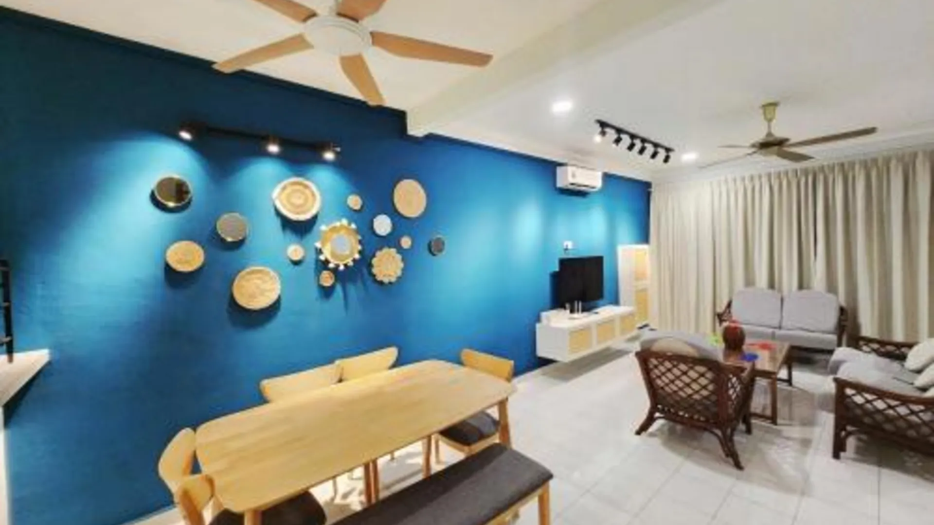 이포 캄풍 쿠차이의 프라이빗 하우스 (m², 침실 4개, 프라이빗 욕실 4개) 3성급 게스트하우스 로비