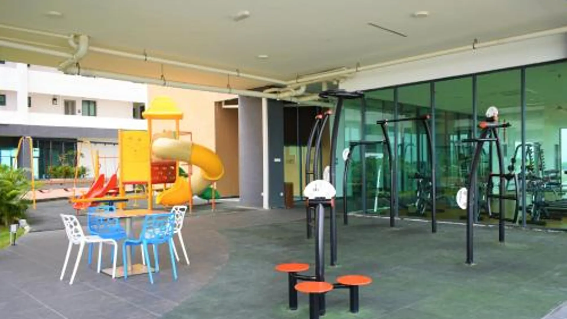 포트 딕슨 D'와프 호텔 앤 서비스드 레지던스  4성급 호텔 레스토랑