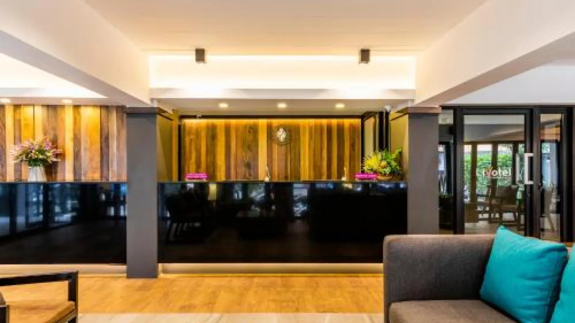 방콕 리보텔 익스프레스 호텔 람캄행 50 방콕 - 노 파킹 3성급 호텔 외관