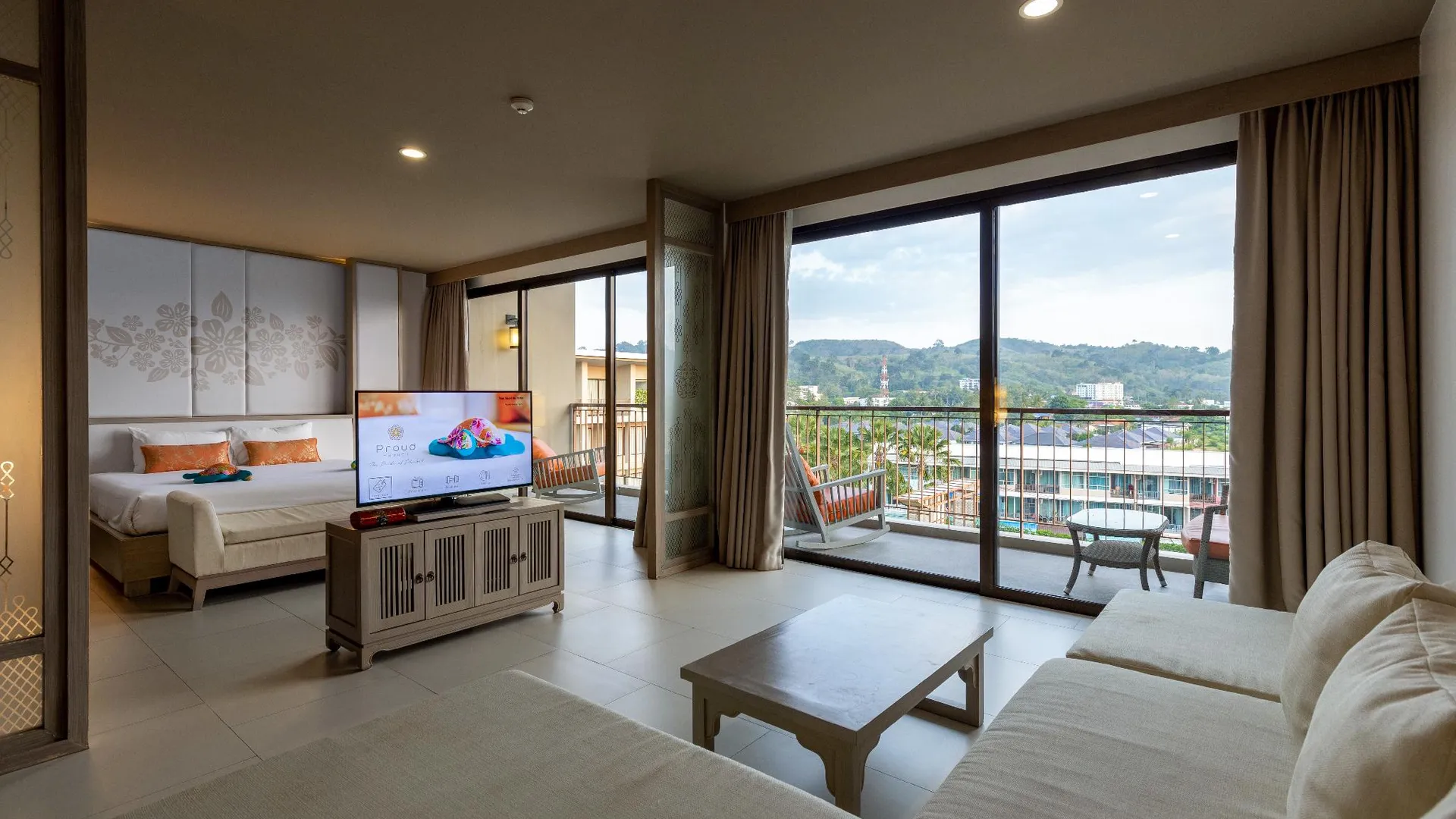 푸켓 프라우드 푸켓, 나이양 비치 4성급 호텔 전망