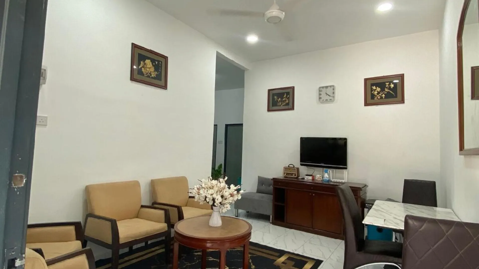 말라카 말라카 시내의 프라이빗 하우스 (m², 침실 2개, 프라이빗 욕실 2개) 3성급 게스트하우스 레스토랑