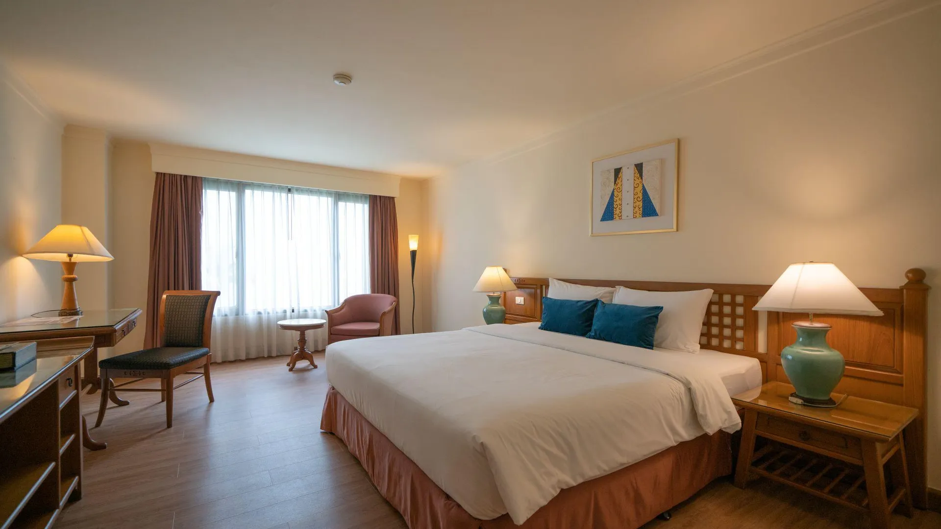 방콕 실롬 세린 호텔 4성급 호텔 스위트룸