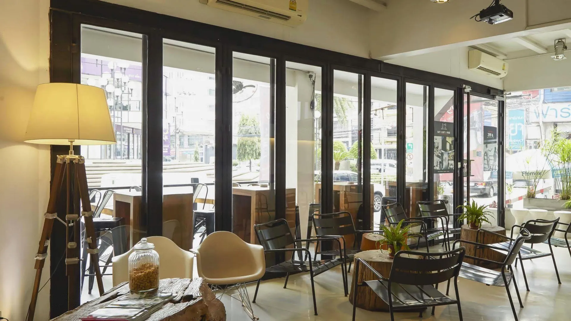 방콕 3 하우 호스텔 앳 수쿰윗 21 2성급 호텔 외관