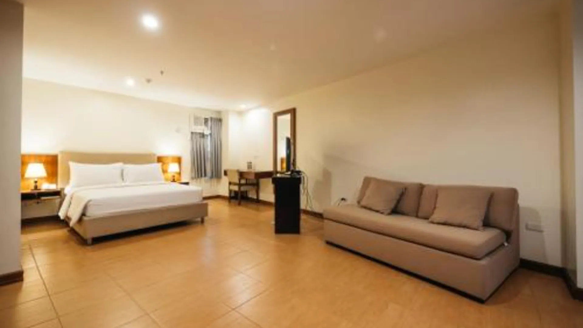 세부 더 웰 호텔 잉크 2성급 호텔 스위트룸