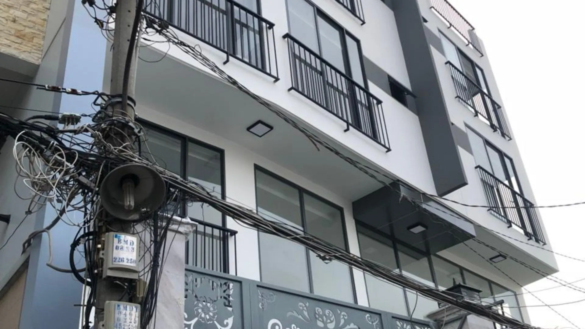 호치민 티나 호텔 앤 아파트먼트 _ 더 다이아몬드 오아시스 호텔 외관