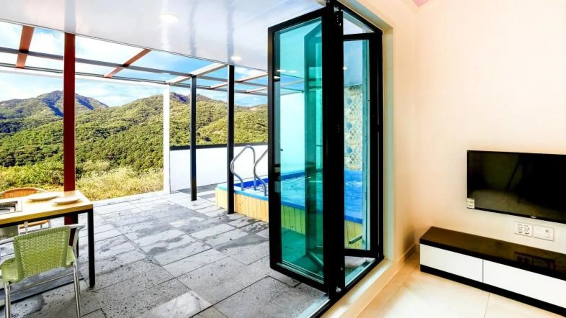 울산 울산 클럽33풀빌라 2성급 게스트하우스 스위트룸