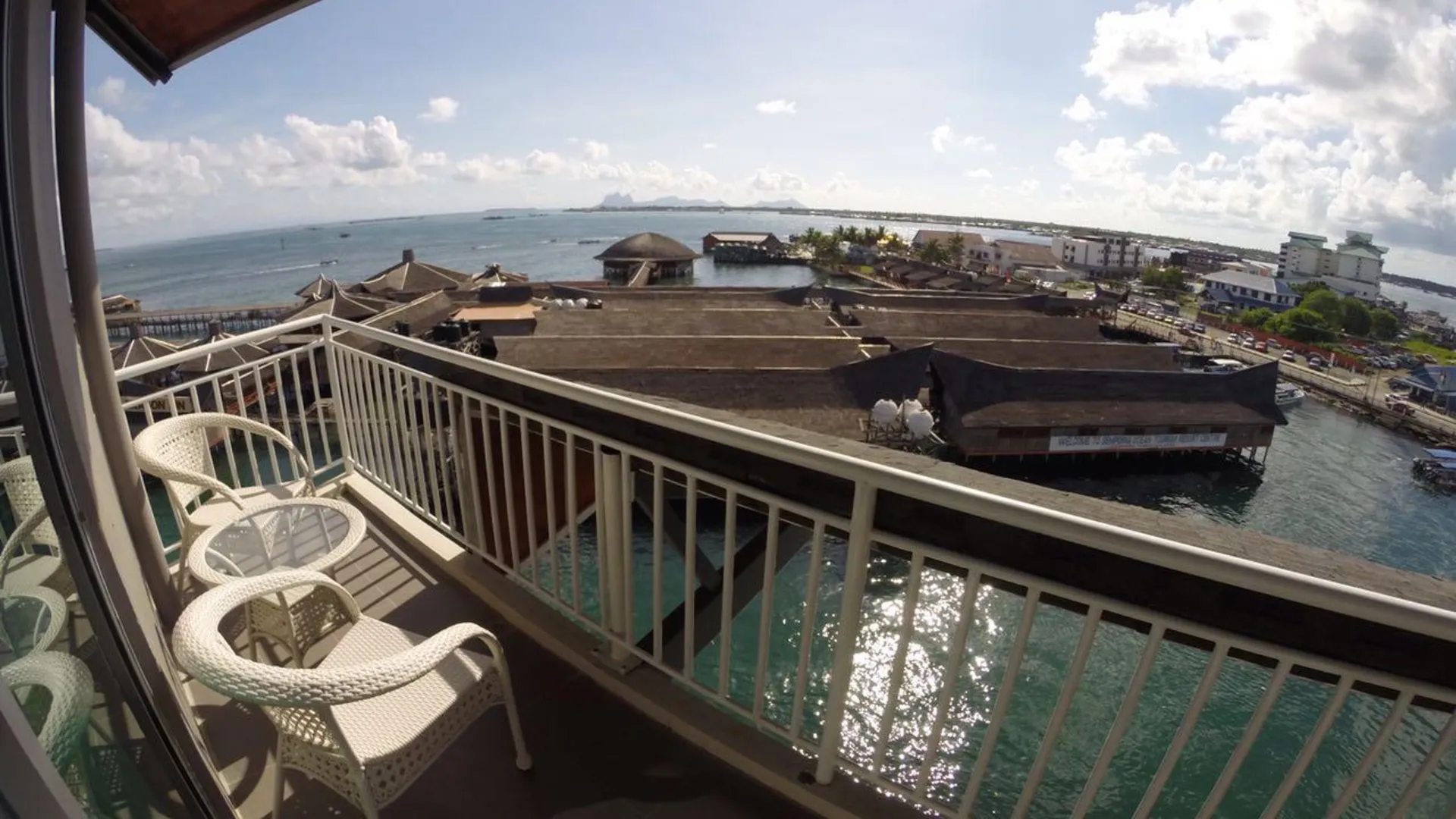 셈포르나 퍼시픽 인 3성급 호텔 로비