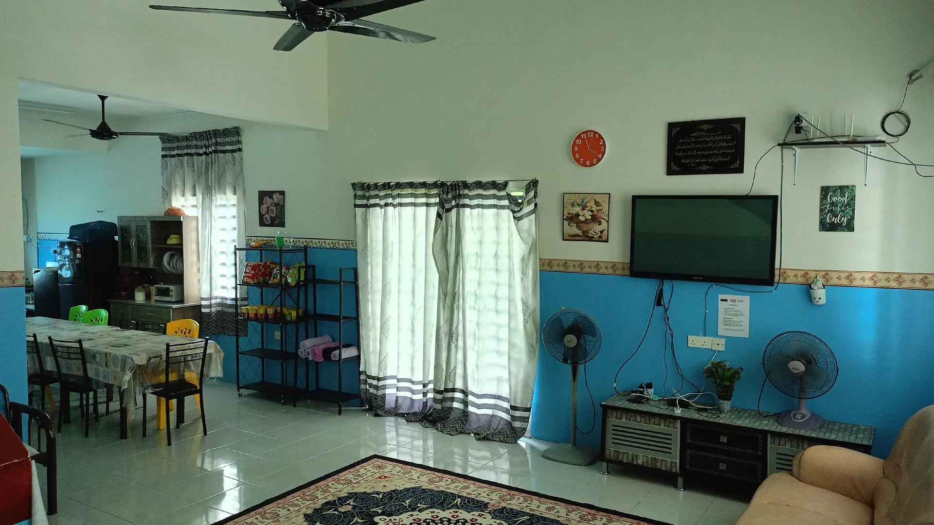 이포 탄중 람부탄의 프라이빗 하우스 (1400m², 침실 3개, 프라이빗 욕실 3개) 4성급 게스트하우스 객실