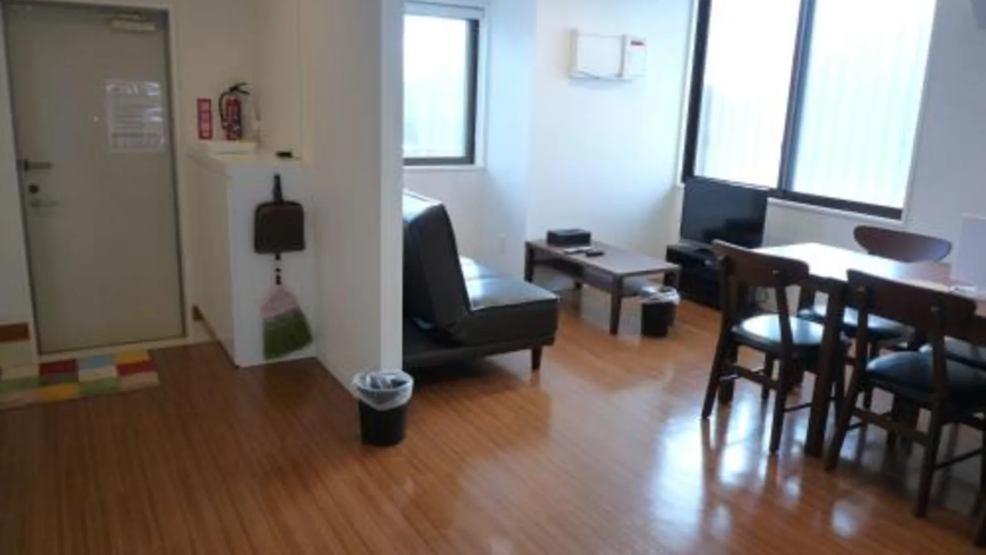 오키나와 본섬 미하막 3성급 게스트하우스 외관