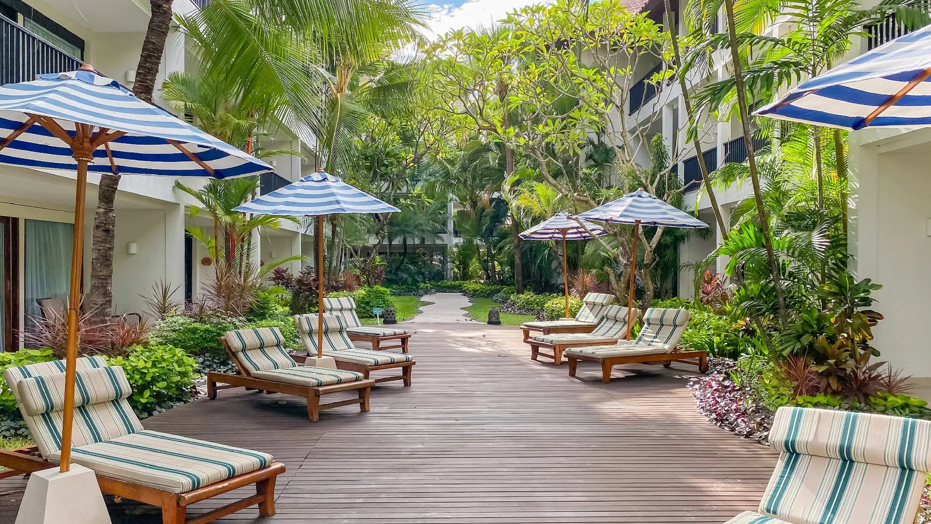 발리 어웨이 발리 레기안 카마킬라 4성급 호텔 레스토랑