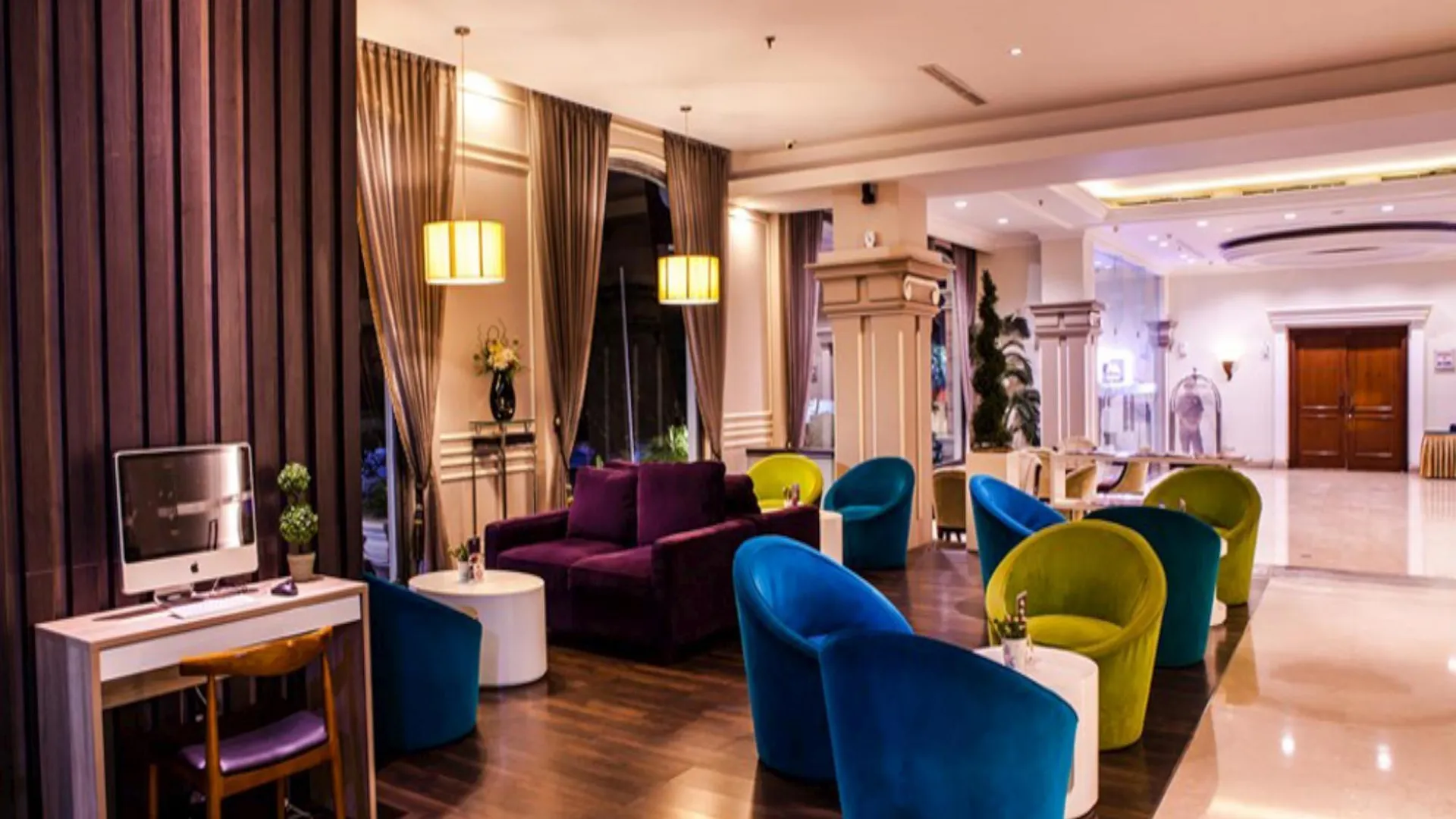 마카사르 M-Regency Makassar 3성급 호텔 로비