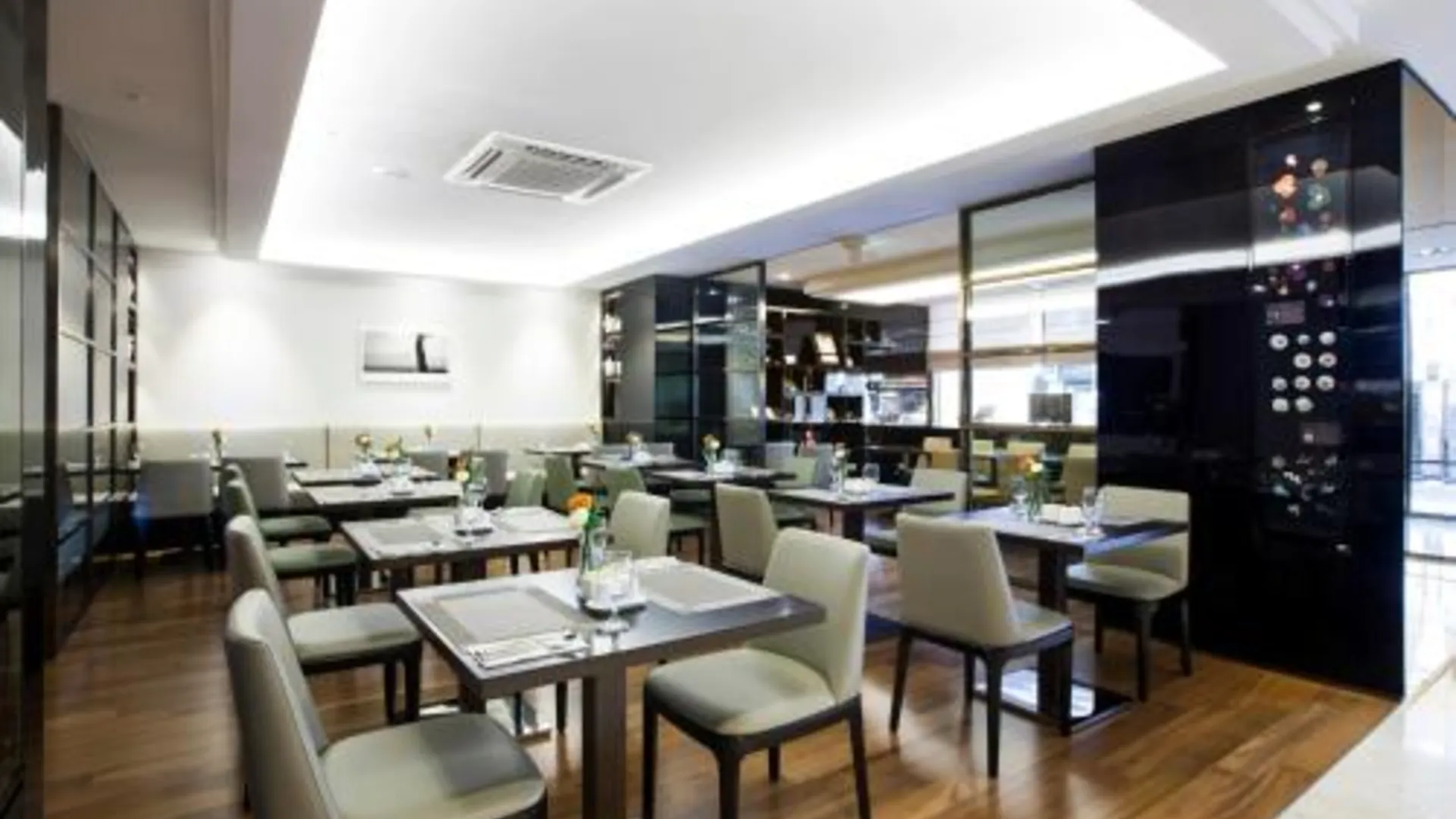 서울 더 그랜드 호텔 명동 4성급 호텔 수영장