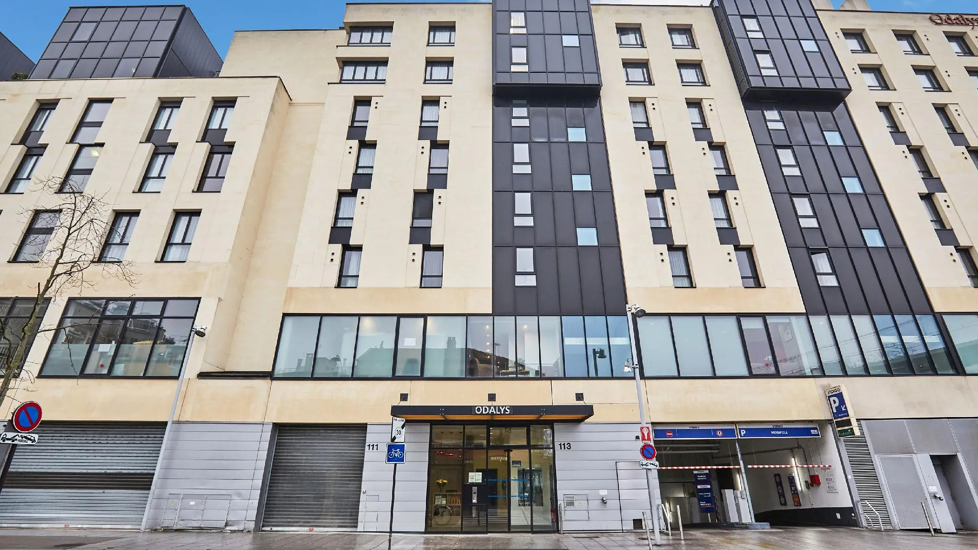 루얼 말메이슨 오달리스 시티 캠퍼스 아파트호텔 - 파리 뤼엘 말메종 3성급 호텔 수영장