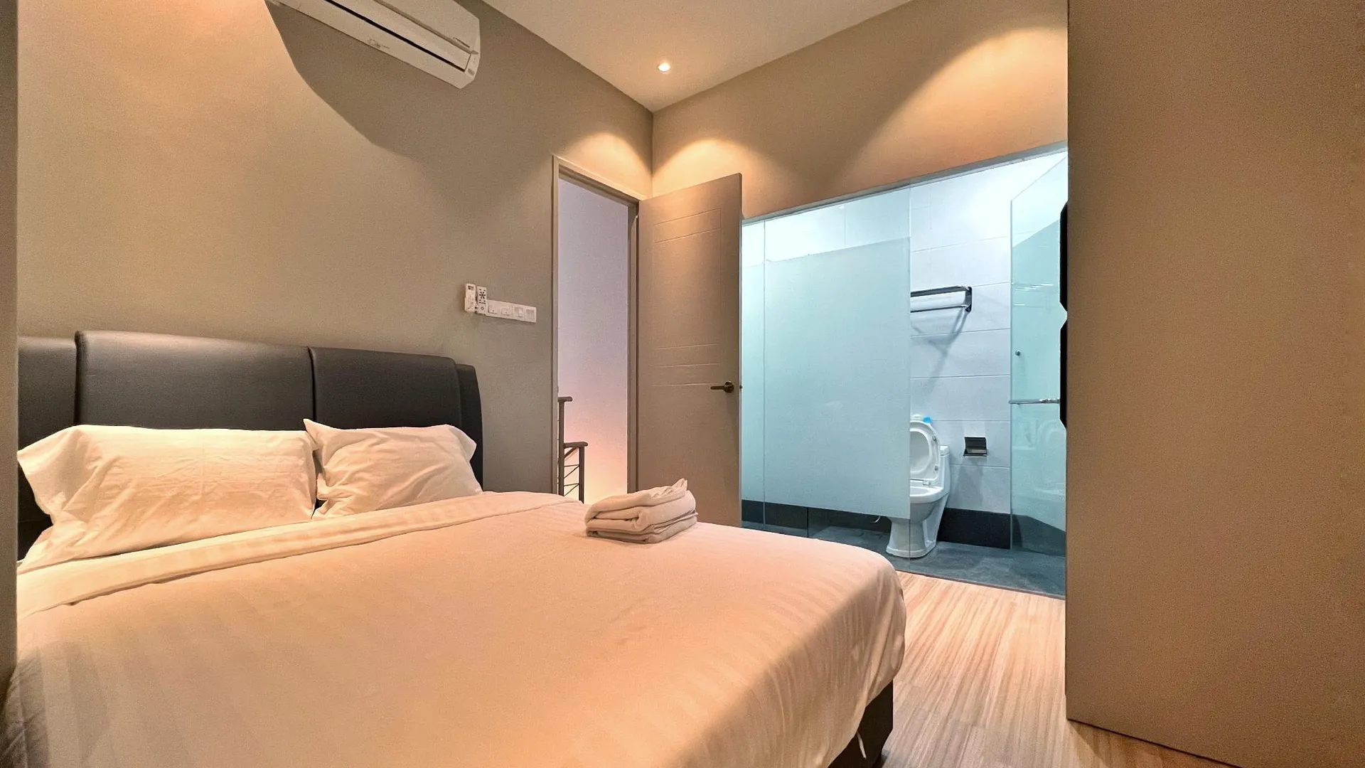 말라카 존커의 아파트먼트 (107m², 침실 3개, 프라이빗 욕실 3개) 4성급 싱글룸 부대시설