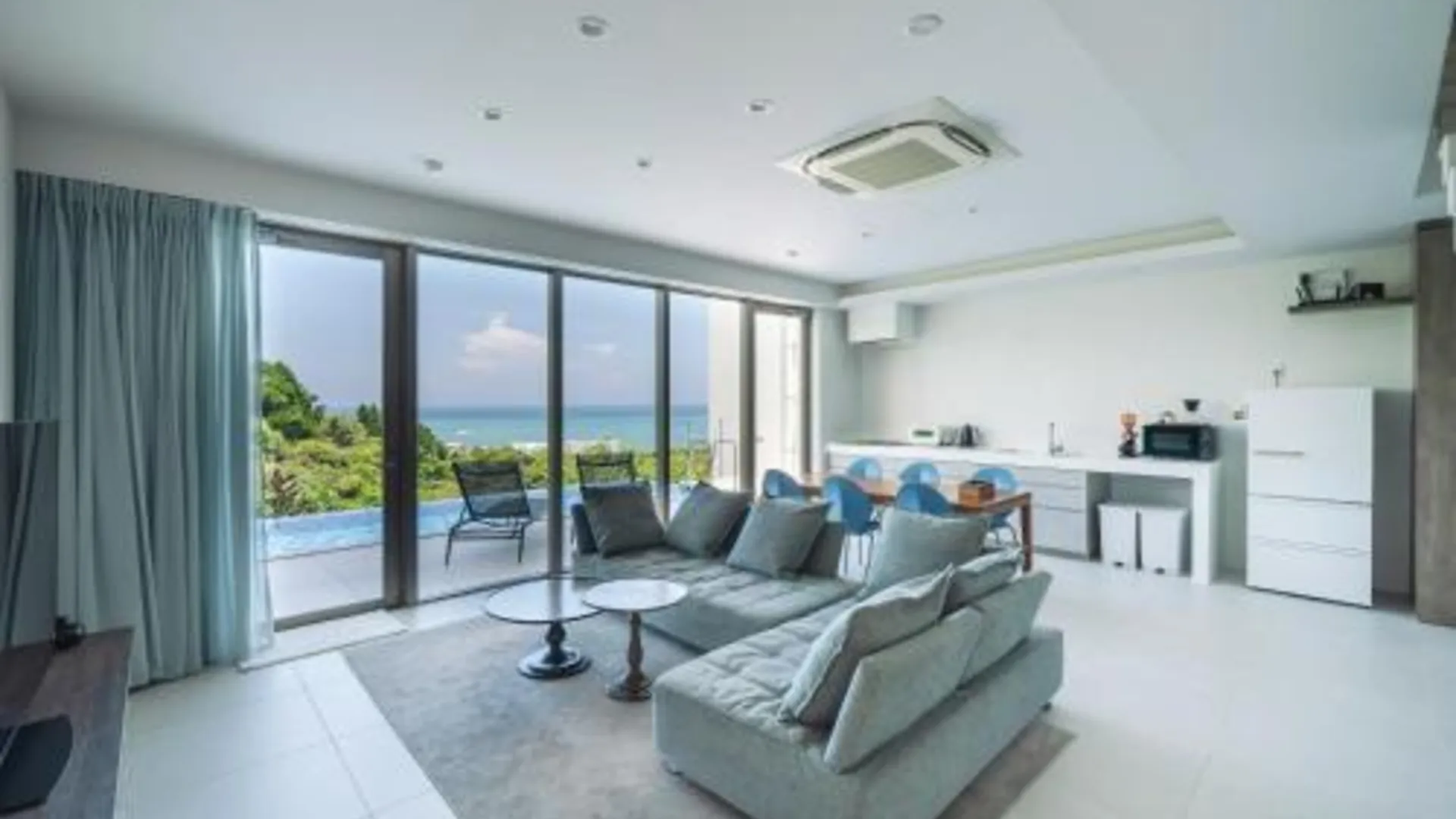 오키나와 본섬 블루 릴라 럭스 리조트 오키나와 4성급 호텔 스위트룸