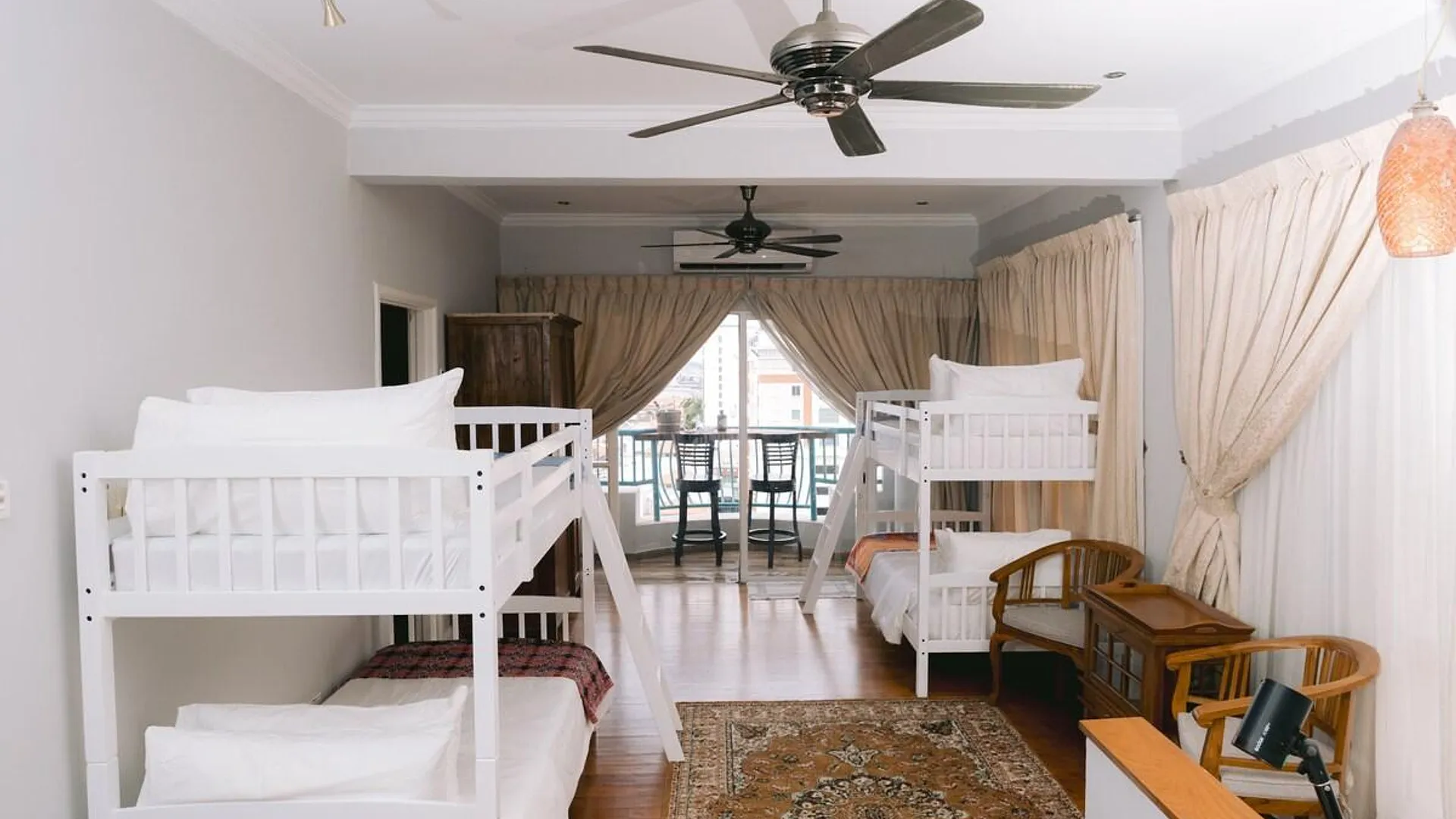 코타키나발루 시티 센터의 프라이빗 하우스 (2900m², 침실 5개, 프라이빗 욕실 3개) 4성급 싱글룸 스위트룸