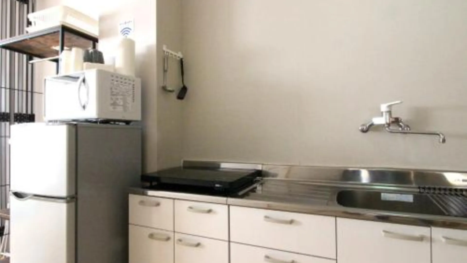 오키나와 본섬 M시티인 와카사 2성급 호텔 객실