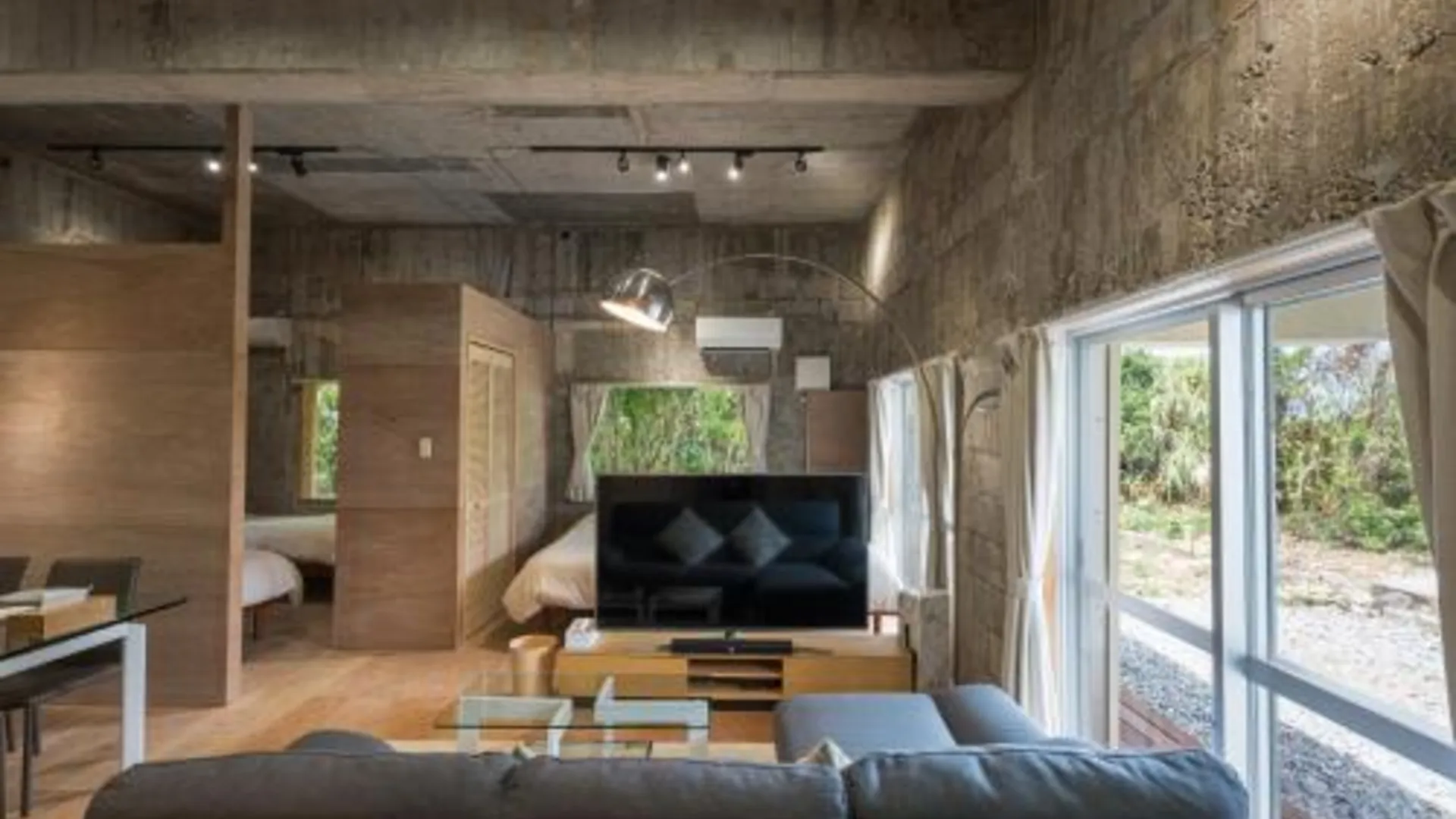 오키나와 본섬 ダイバーズヴィラYoNNER 3성급 호텔 외관