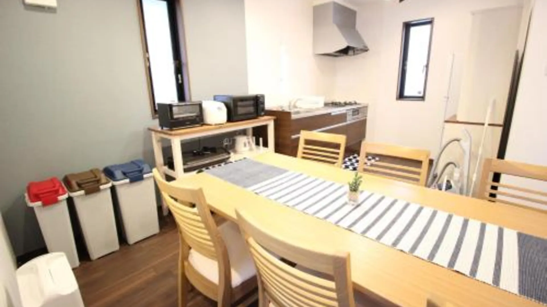 오키나와 본섬 아키제로 온나손 4성급 게스트하우스 객실