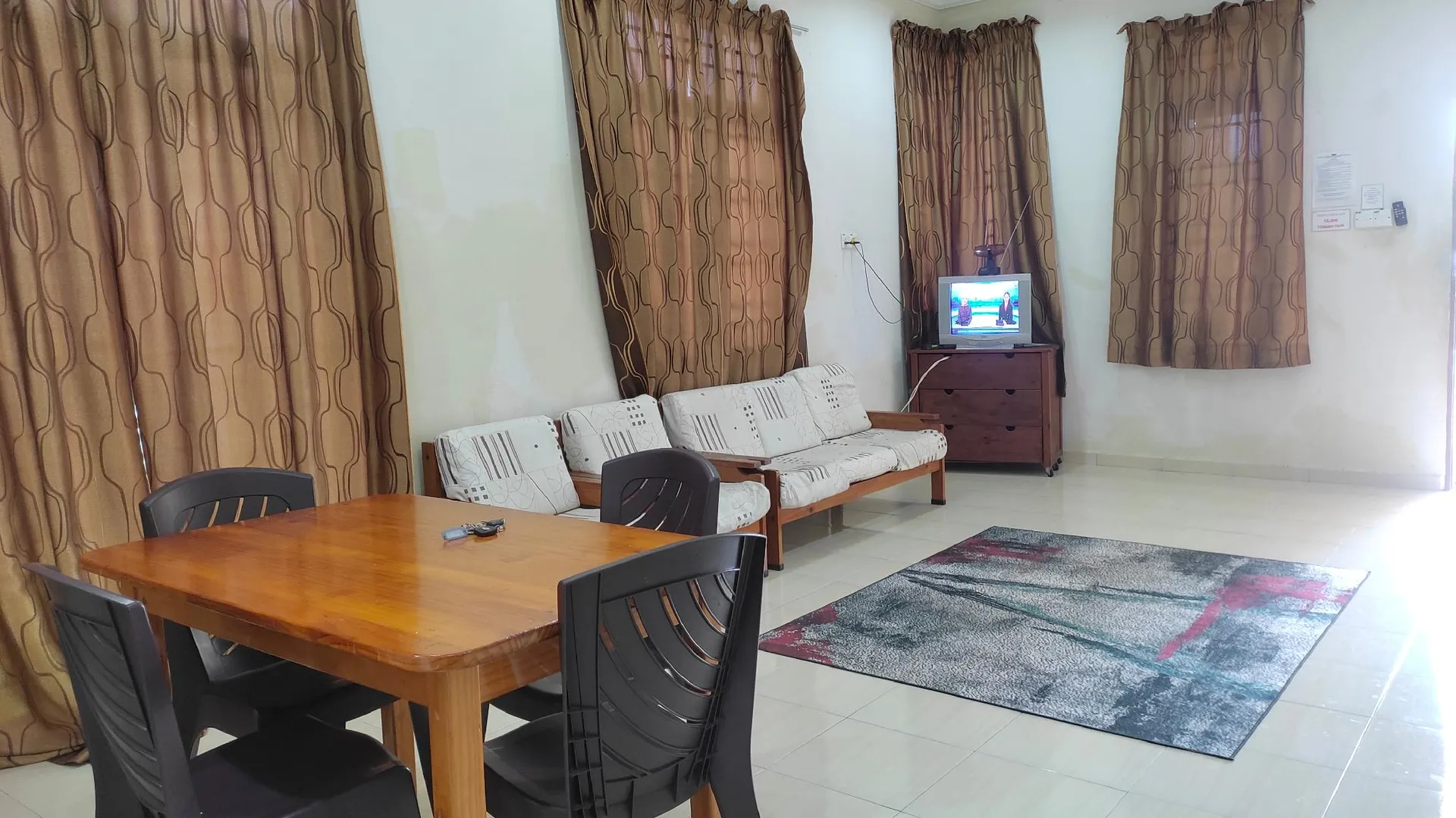 둥군 쿠알라둥운의 아파트먼트 (m², 침실 1개, 프라이빗 욕실 1개) 2성급 싱글룸 레스토랑