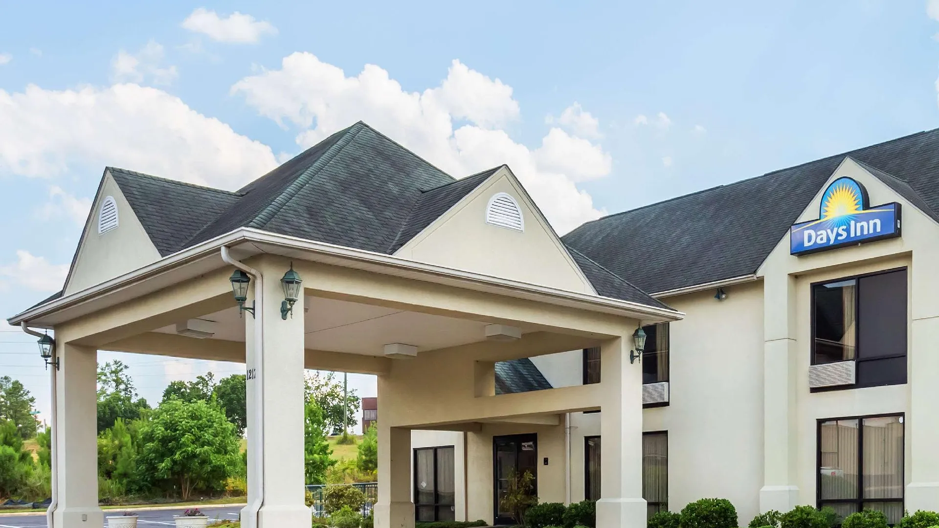 샌포드 (NC) 데이즈 인 바이 윈덤 샌포드 2성급 호텔 객실