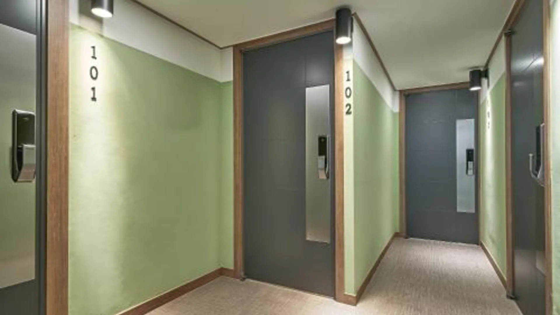 서울 먼데이 크래커 홍대 4성급 호텔 로비