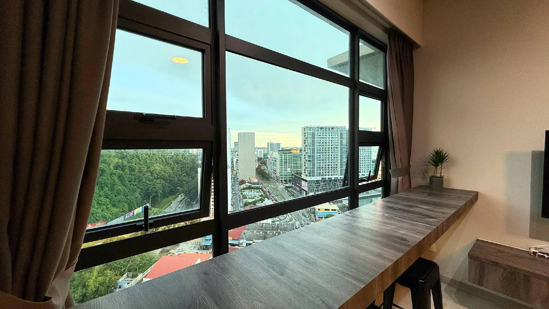 코타키나발루 중심 업무 지구 (CBD)의 아파트먼트 (51m², 침실 2개, 프라이빗 욕실 1개) 3성급 싱글룸 레스토랑