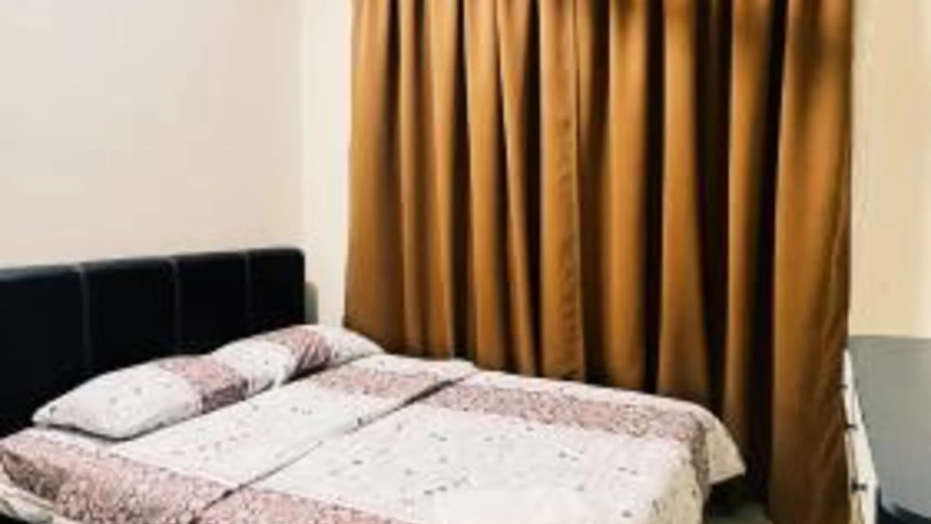 이포 탄중 람부탄의 프라이빗 하우스 (m², 침실 3개, 프라이빗 욕실 2개) 3성급 게스트하우스 수영장