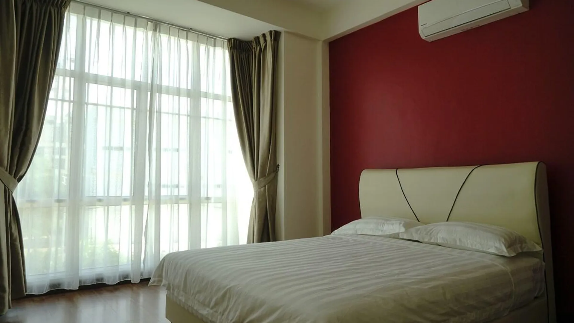 코타키나발루 중심 업무 지구 (CBD)의 프라이빗 하우스 (100m², 침실 6개, 프라이빗 욕실 4개) 2성급 싱글룸 객실