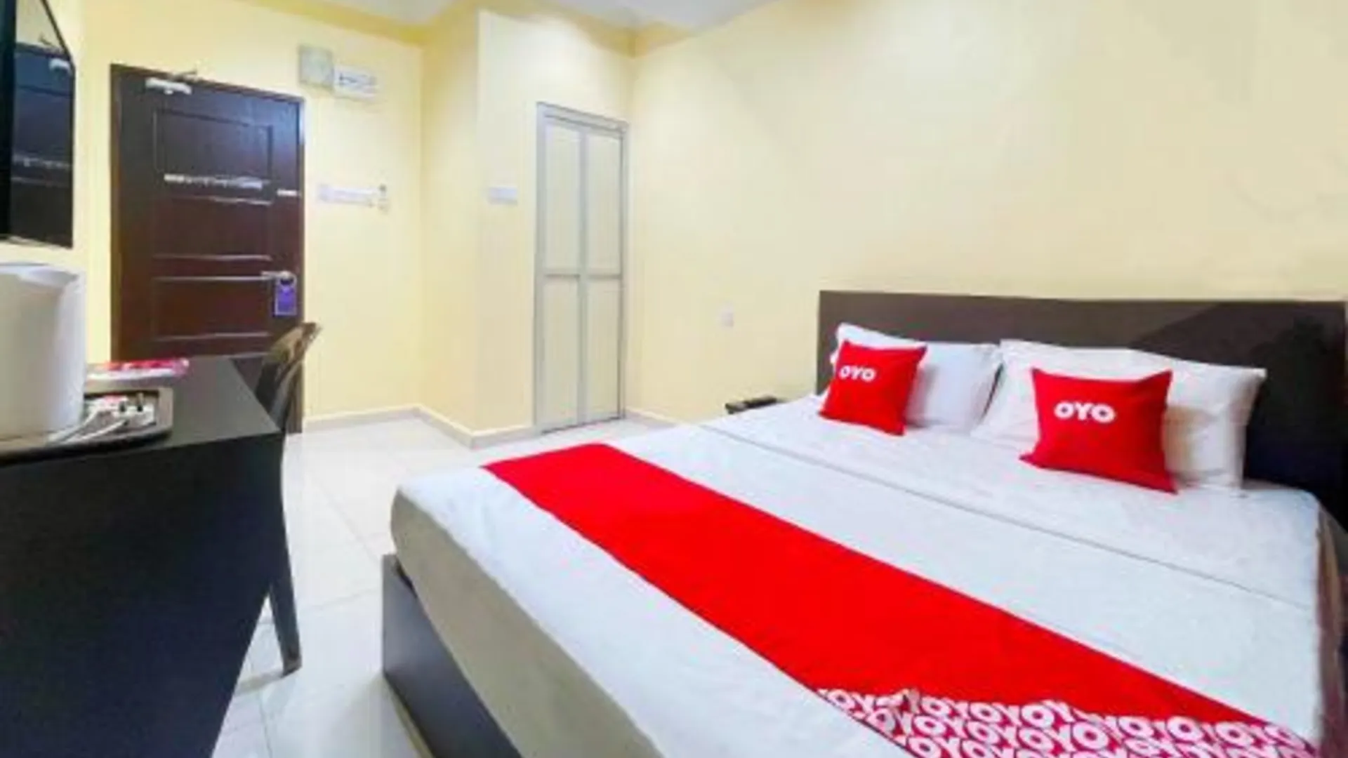 세리 만중 OYO 90369 Safari Hotel Lumut 2성급 호텔 스위트룸