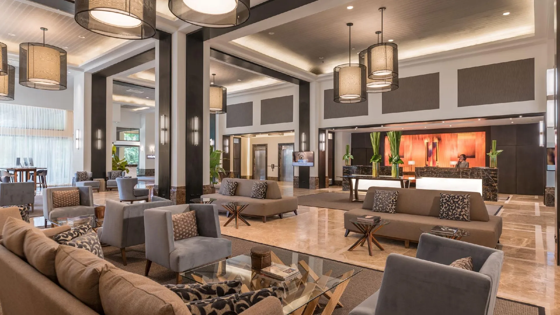 세부 세다 아얄라 센터 세부 4성급 호텔 로비