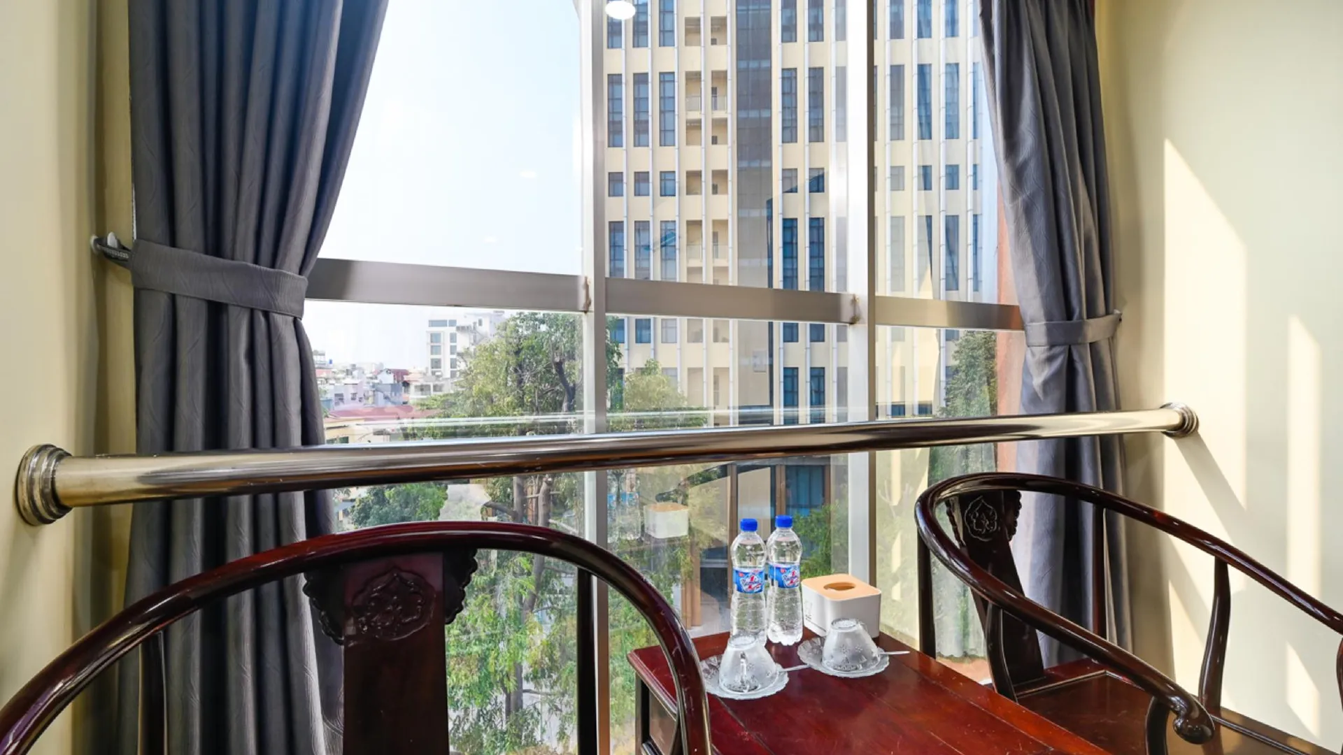 호치민 레인보우 에어포트 호텔 3성급 호텔 외관