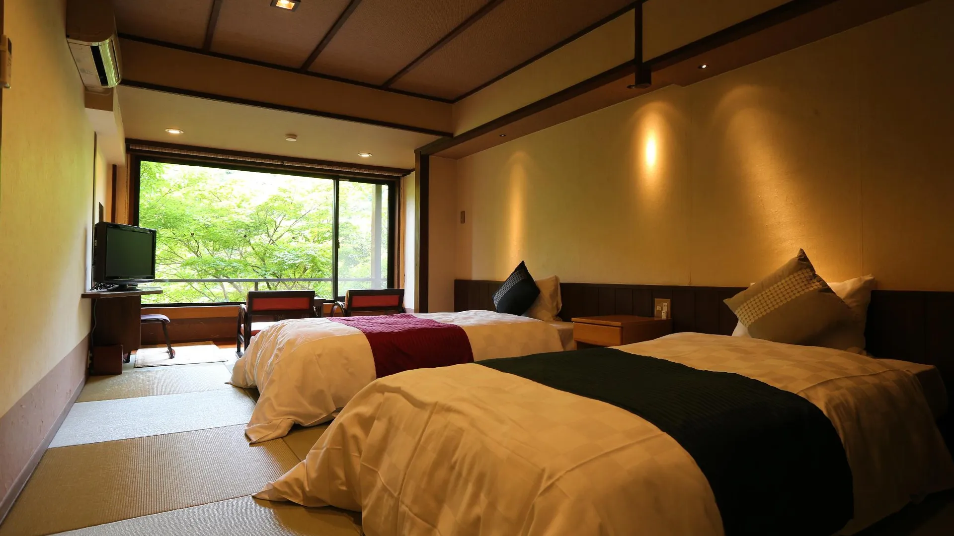 교토 모미지야 혼칸 타카오 산수 료칸 4성급 호텔 스위트룸