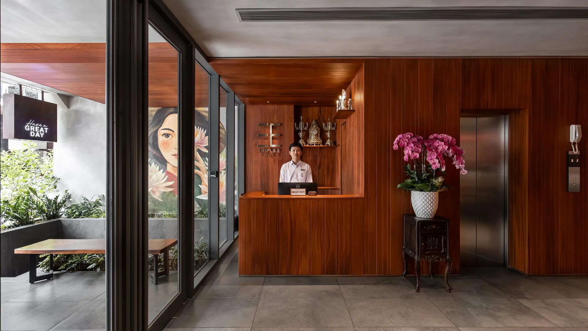 호치민 트리플 E 호텔 메트로 벤 탄 3성급 호텔 외관